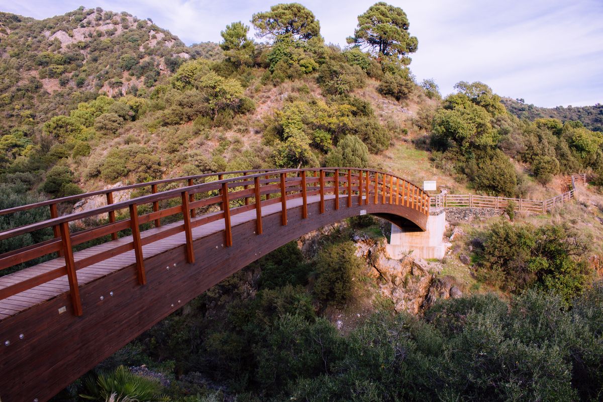 The bridge on the Acequia del Guadalmina path