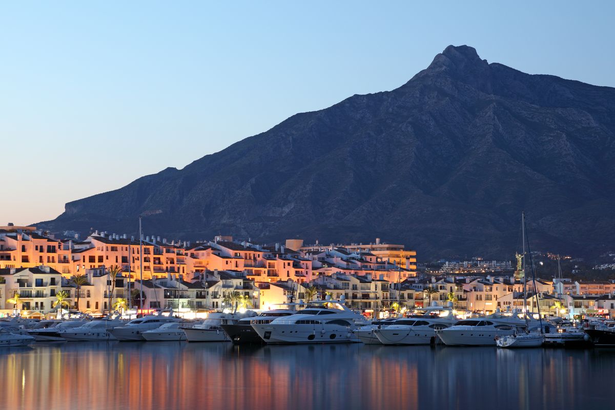 Puerto Banús at dusk