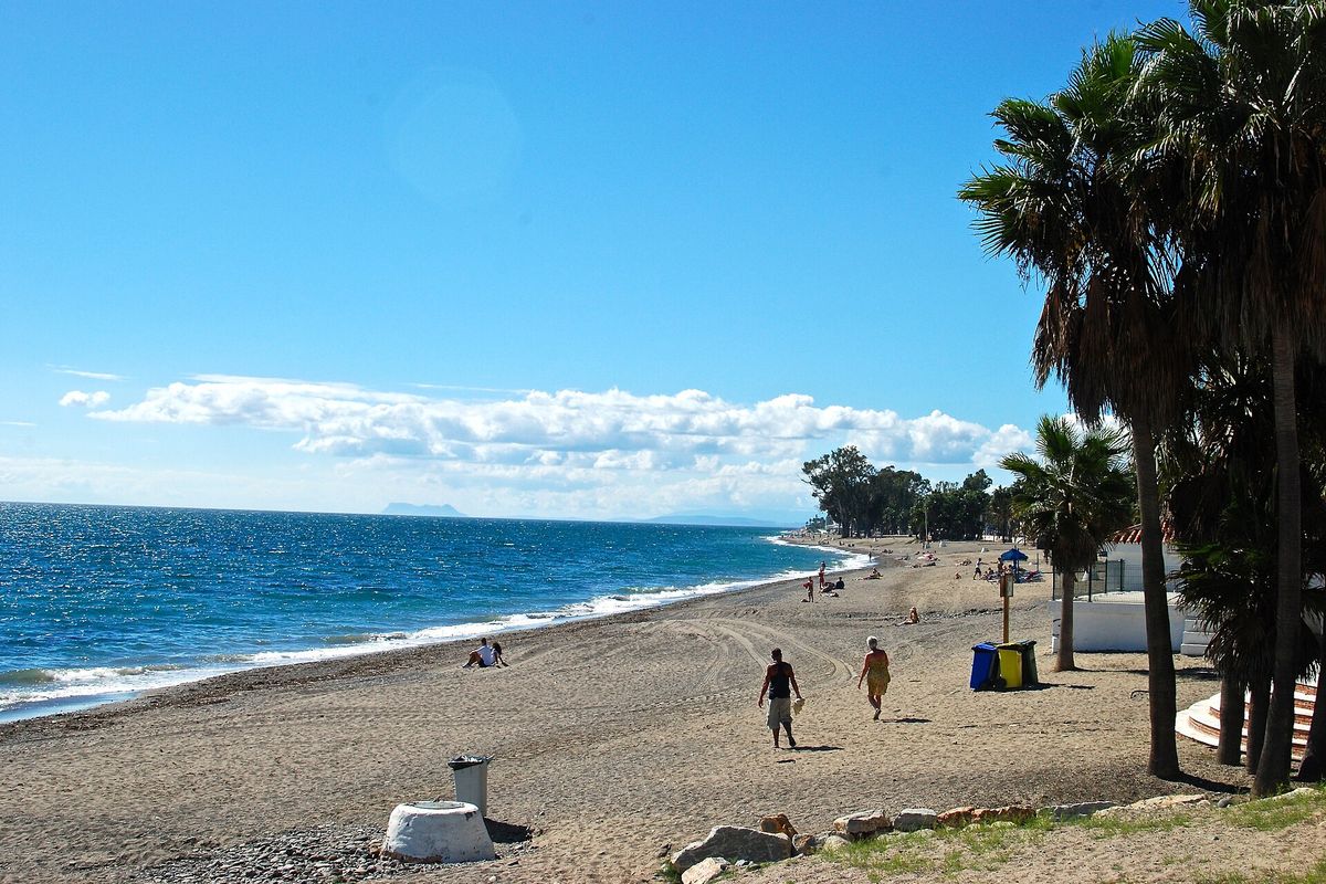 Cortijo Blanco beach, looking down the coast