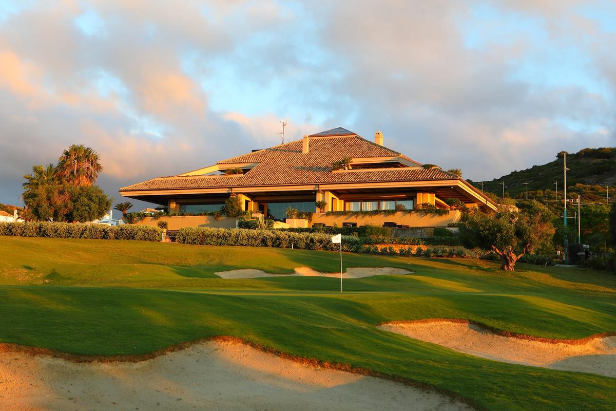 The 18th and the clubhouse at evening