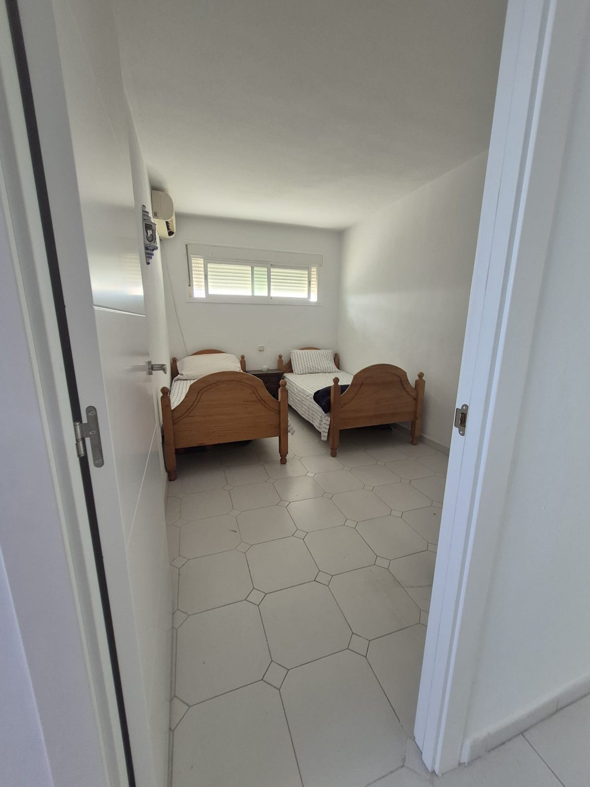 Twin bedroom